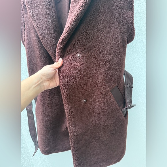 Karen Millen Deep Burgundy Teddy Sleeveless Belted Vest oversized 4 - Picture 11 of 12